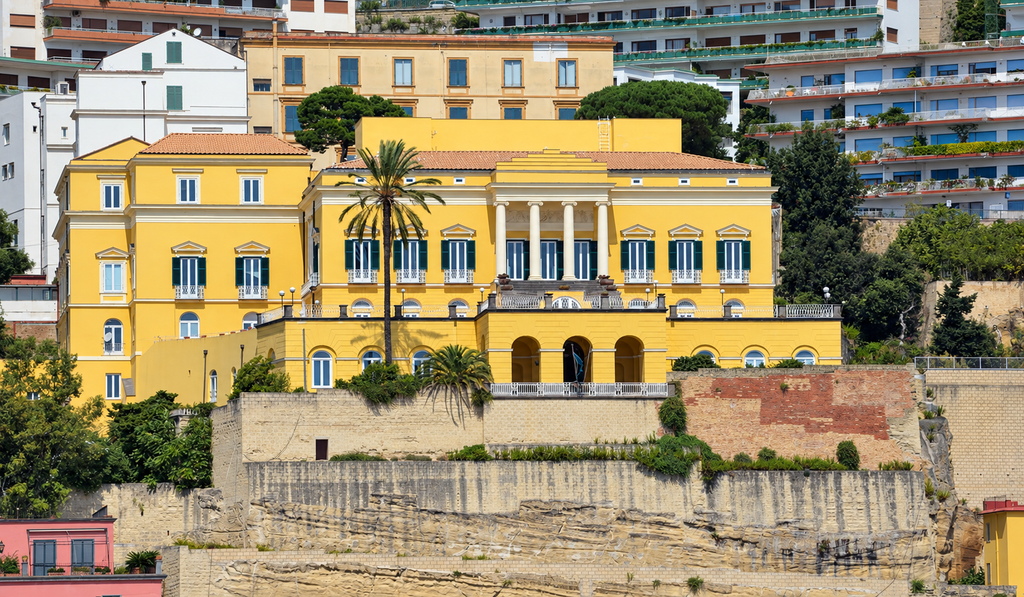 Villa Doria d'Angri nella luce naturale